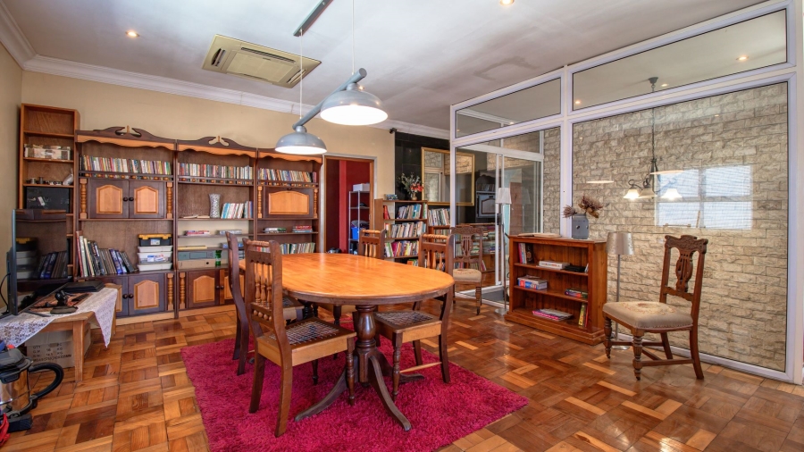 6 Bedroom Property for Sale in Van Ryneveld Western Cape